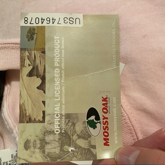 Ladies short sleeved XL pink top with Mossy Oak logo. - Picture 6 of 9